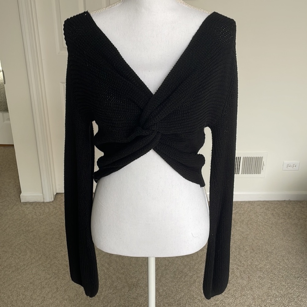 Lulus reversible black sweat w knot US SMALL